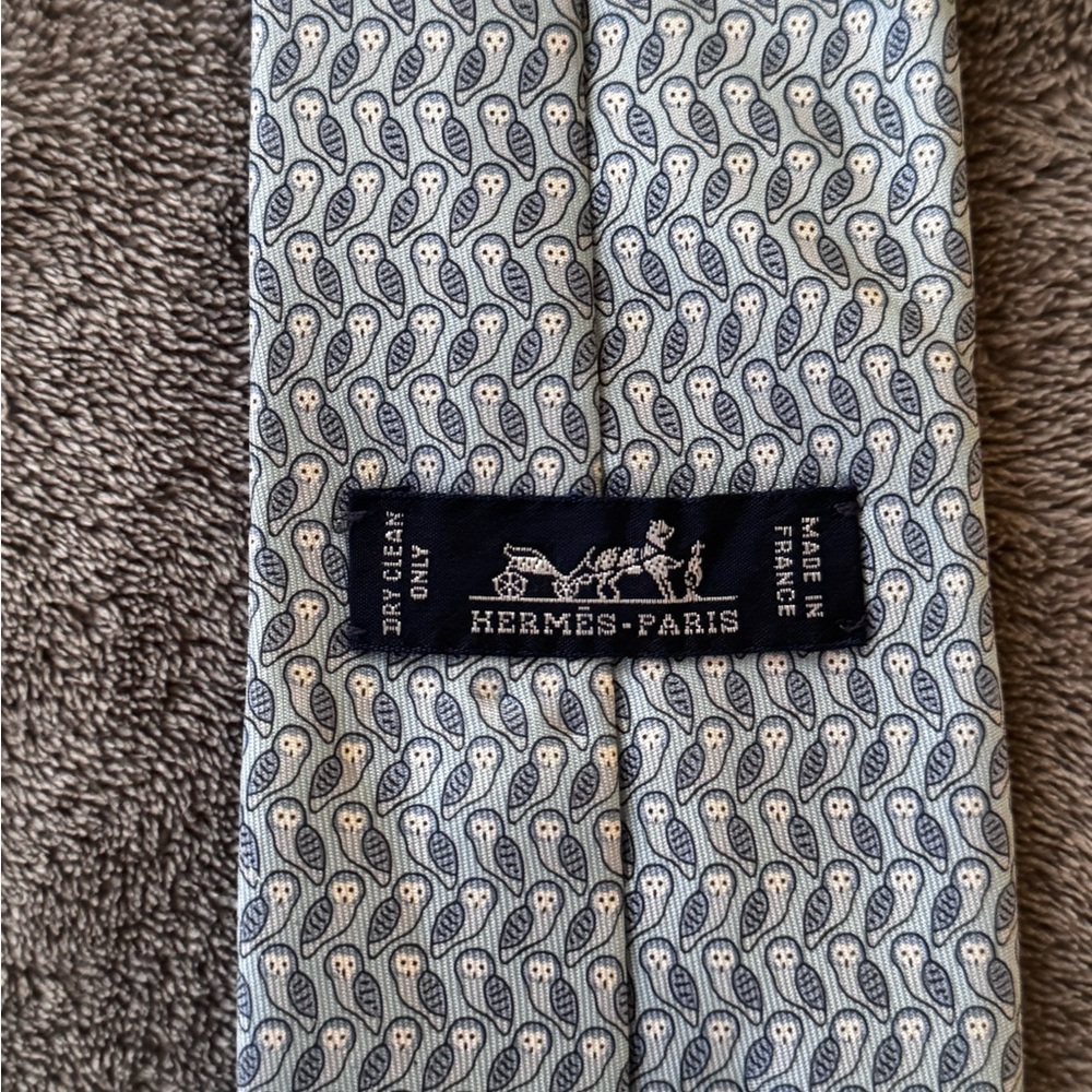 Hermès Blue and White Patterned Tie
